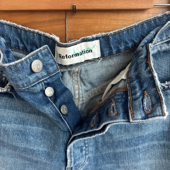 Reformation Dixie Denim Shorts, Size 29 - Picture 9 of 13